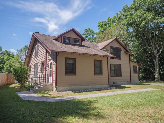 11 Kessler Drive, Hyde Park, NY 12538