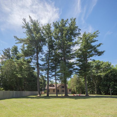 11 Kessler Drive, Hyde Park, NY 12538