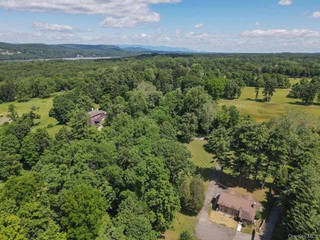 11 Kessler Drive, Hyde Park, NY 12538