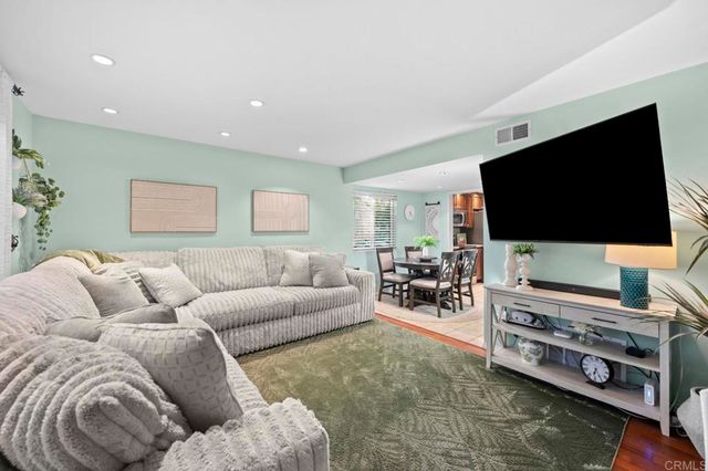 1248 Denver Lane E, El Cajon, CA 92021