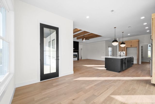 6 Belmont Rd, Clarksville, TN 37040