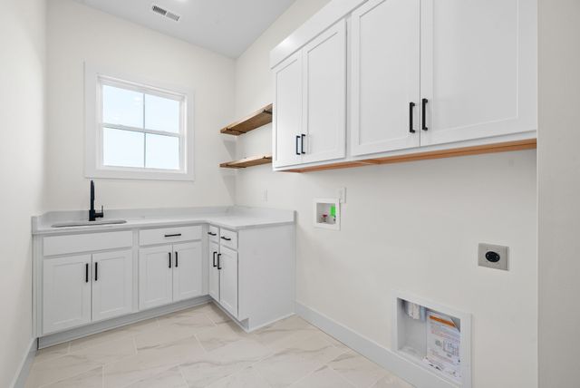 6 Belmont Rd, Clarksville, TN 37040