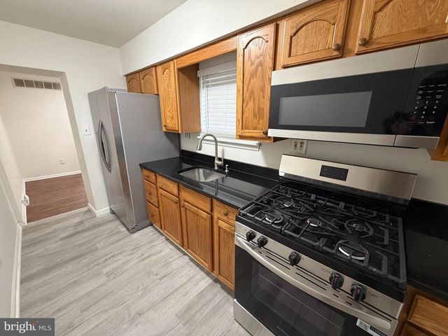 518 E 12TH ST, Wilmington, DE 19801