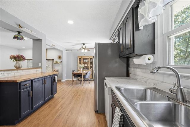 1113 SE 2nd Terrace, Lee's Summit, MO 64063