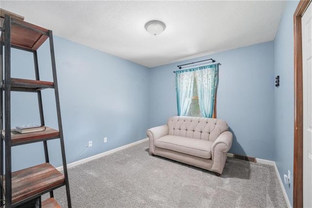 1113 SE 2nd Terrace, Lee's Summit, MO 64063