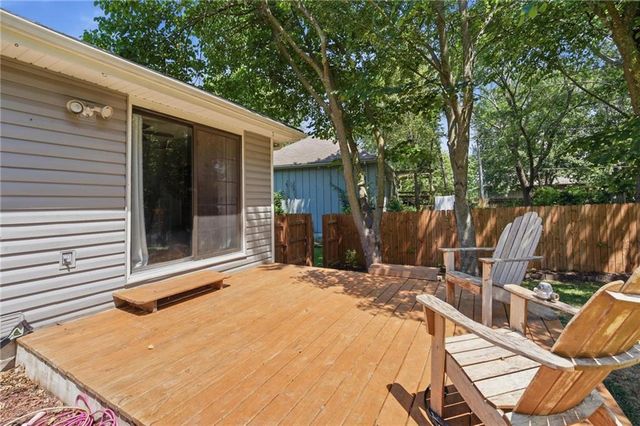 1113 SE 2nd Terrace, Lee's Summit, MO 64063