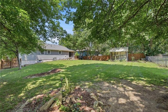 1113 SE 2nd Terrace, Lee's Summit, MO 64063
