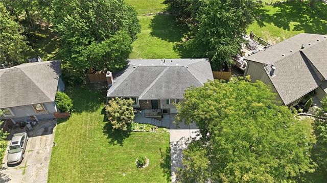 1113 SE 2nd Terrace, Lee's Summit, MO 64063