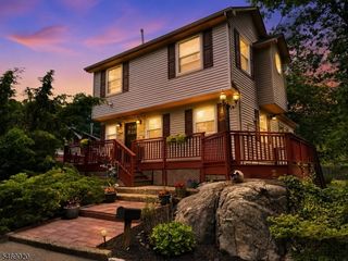 13 Oak St, Wanaque Boro, NJ 07420