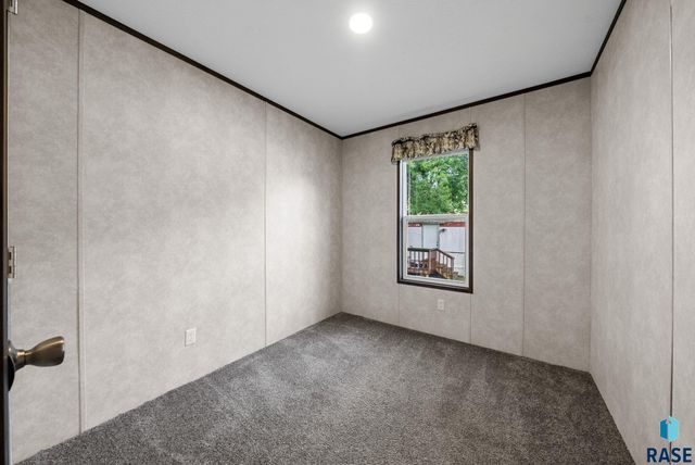 5005 W Alpha Pl Place, Sioux Falls, SD 57106