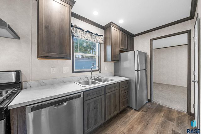 5005 W Alpha Pl Place, Sioux Falls, SD 57106