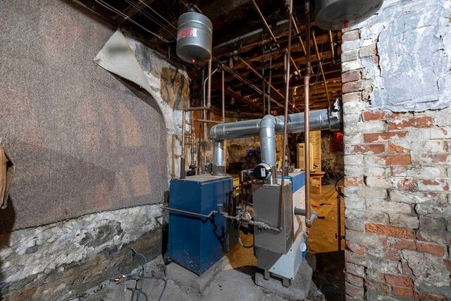 111 Hillman St, New Bedford, MA 02740