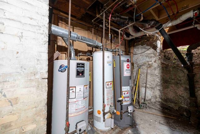 111 Hillman St, New Bedford, MA 02740