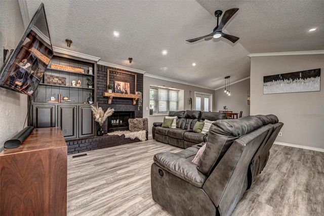 8421 Woodhue Drive, Oklahoma City, OK 73135