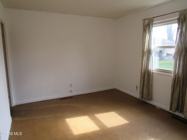 121 Derbyshire Road, Toledo, OH 43615