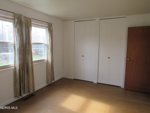 121 Derbyshire Road, Toledo, OH 43615