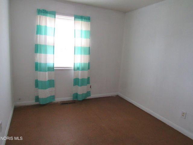 121 Derbyshire Road, Toledo, OH 43615