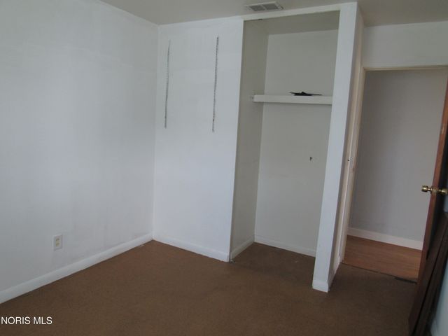 121 Derbyshire Road, Toledo, OH 43615