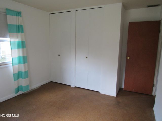 121 Derbyshire Road, Toledo, OH 43615