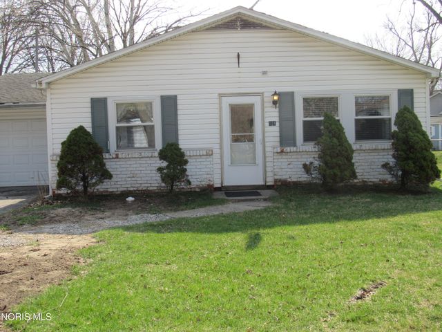 121 Derbyshire Road, Toledo, OH 43615