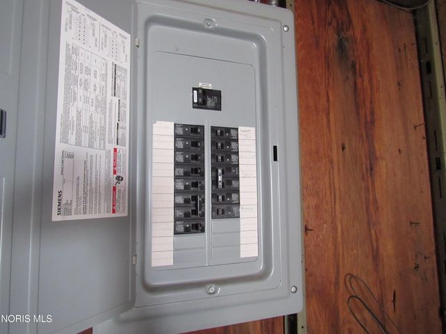 121 Derbyshire Road, Toledo, OH 43615