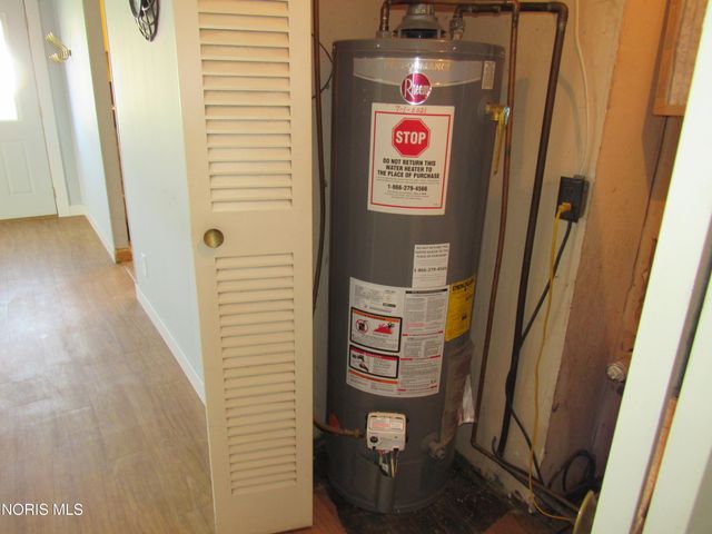 121 Derbyshire Road, Toledo, OH 43615