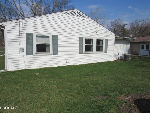 121 Derbyshire Road, Toledo, OH 43615