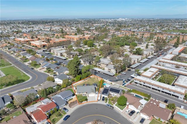 17161 Golden View, Huntington Beach, CA 92647