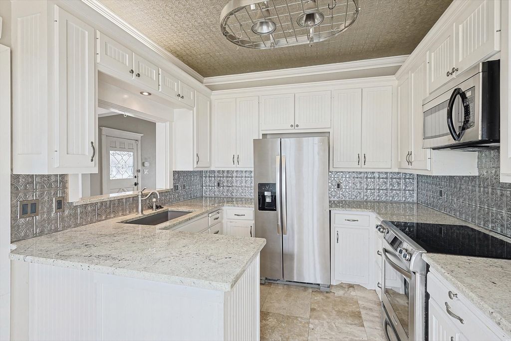111 S Pine Street, Roanoke, TX 76262