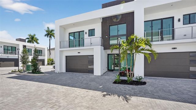 4636 SW 32nd Avenue C2, Dania Beach, FL 33312