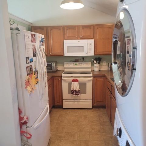 32 Chadwick Ave, Barnstable, MA 02601