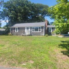 32 Chadwick Ave, Barnstable, MA 02601
