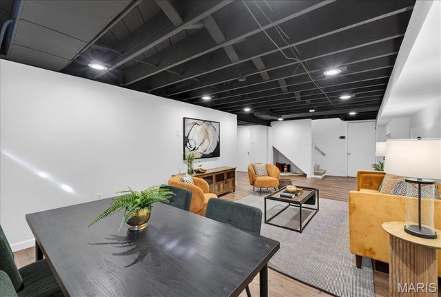 61 York Drive, Brentwood, MO 63144