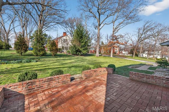 61 York Drive, Brentwood, MO 63144