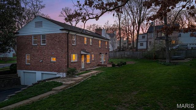 61 York Drive, Brentwood, MO 63144