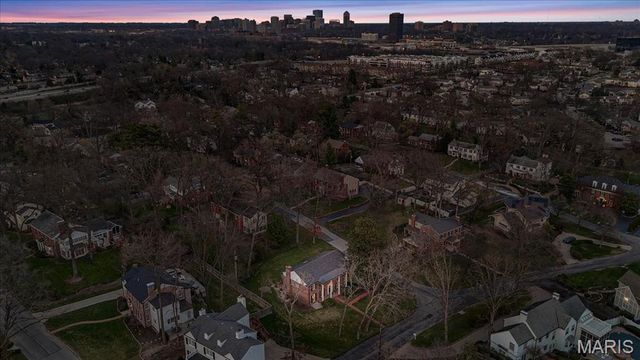 61 York Drive, Brentwood, MO 63144