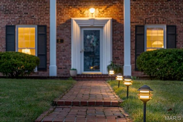 61 York Drive, Brentwood, MO 63144