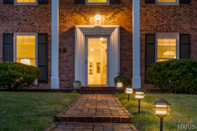 61 York Drive, Brentwood, MO 63144