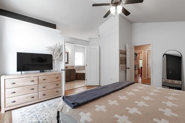 3206 N Forest Lakes St, Wichita, KS 67205