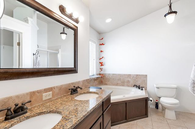 3206 N Forest Lakes St, Wichita, KS 67205