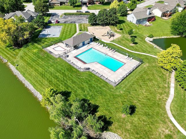 3206 N Forest Lakes St, Wichita, KS 67205