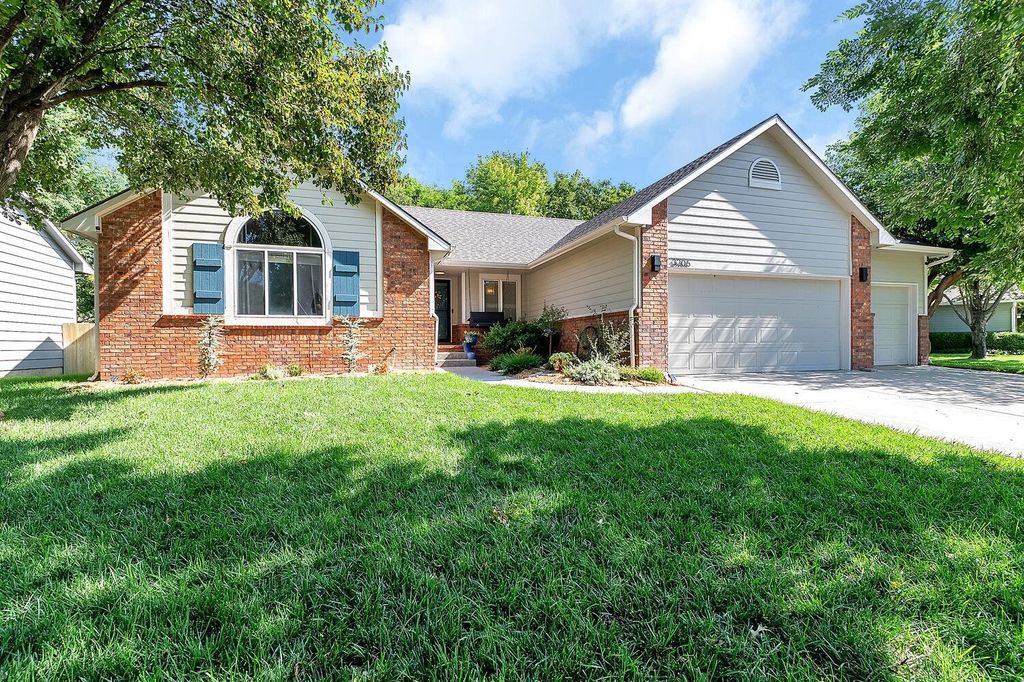 3206 N Forest Lakes St, Wichita, KS 67205