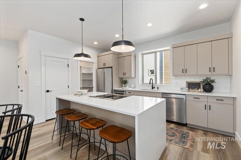 1655 W Burlison Ln. 17, Boise, ID 83705