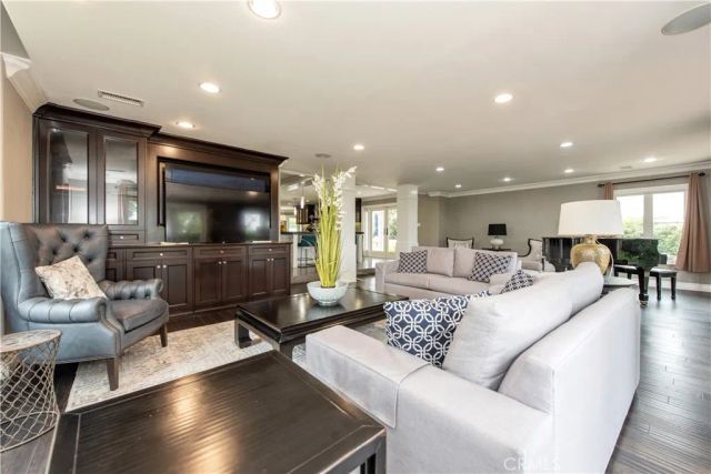 111 hillcrest Drive, Irvine, CA 92603