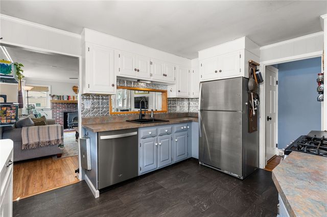 384 Vine Street, Pawtucket, RI 02861