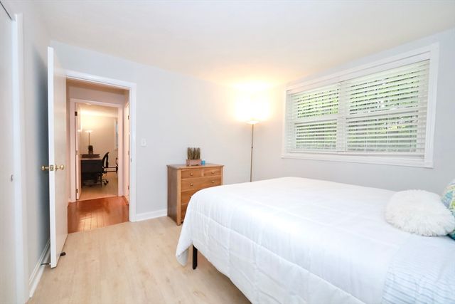 11 Cogswell Ave 6, Cambridge, MA 02140