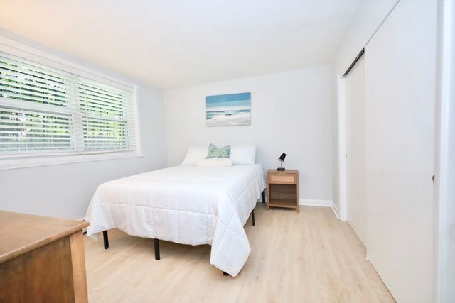 11 Cogswell Ave 6, Cambridge, MA 02140