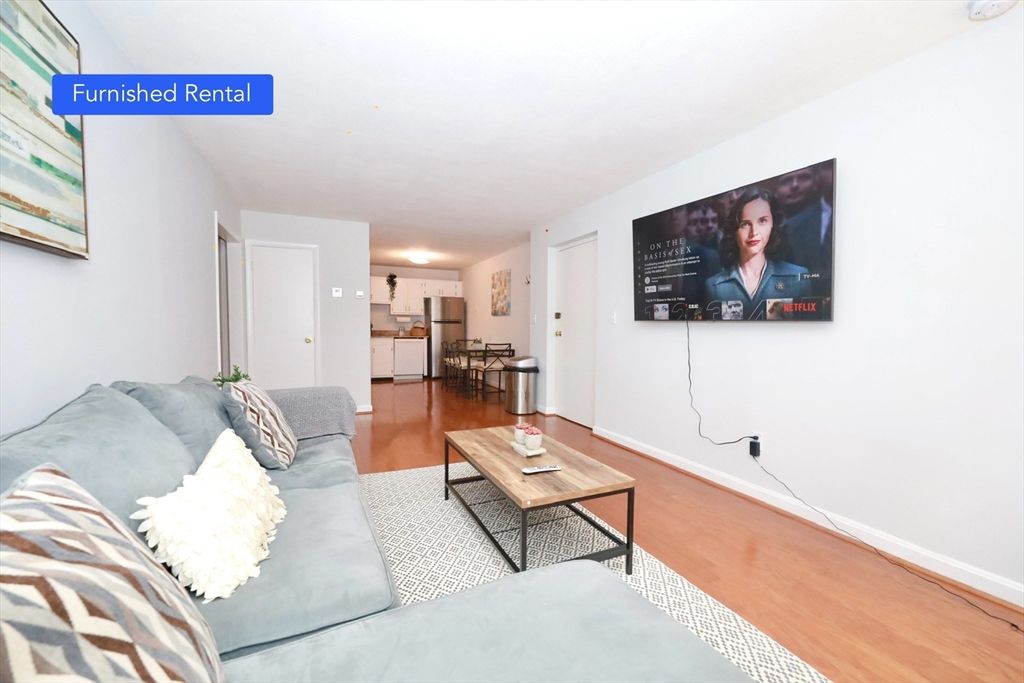 11 Cogswell Ave 6, Cambridge, MA 02140