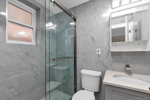 27-09 Utopia Parkway, Flushing, NY 11358