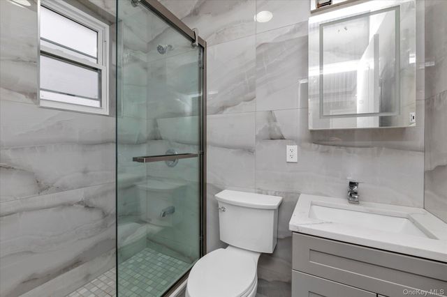 27-09 Utopia Parkway, Flushing, NY 11358